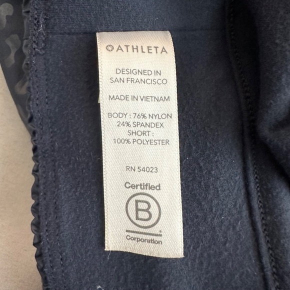 Athleta Rainier 2 in 1 Tight  Women's Size L  High Rise Water Repellent Workout - Picture 13 of 16